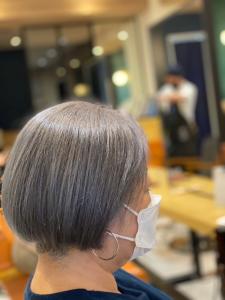 ケアブリーチ シルバーヘア ミセス 透明感 白髪ぼかし  - L’atelier BROCANTE 立川北口店【ラトリエブロカント】掲載