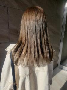 カーキベージュ×シルバー - 半個室型美容室 Sourire 香椎店掲載