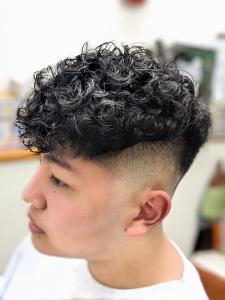 スペインカール＋スキンフェード - ヘアーサロンSIGEKI掲載