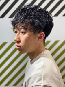 大人カッコいい20代30代ナチュラルウエーブスタイル - BARBER-BAR 四谷店掲載