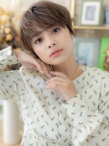 外国人風大人ハイライト小顔くせ毛ショート　マッシュヘアー - COVER HAIR bliss 上尾西口店掲載