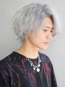 ウェービーミディアム×シルバーヘアー - Ve-nus 宇品店掲載