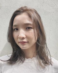 透明感外ハネミディアムレイヤー - BARBES TOKYO掲載