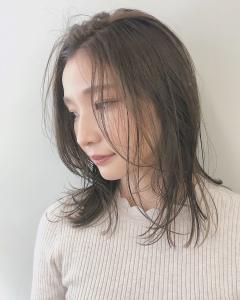 透明感外ハネミディアムレイヤー - BARBES TOKYO掲載