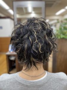 ブリーチハイライトスパイラルパーマ - la Loop Hair Design掲載