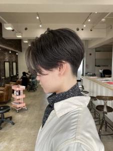 【pignon】ボーイッシュ女子  寒色系カラー 刈り上げ - 髪質改善 SEPT. 天神大名掲載