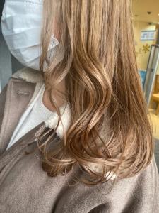 ブロンドカラー　ミルクティベージュ - HAIR MAKE age 天神西通り店掲載
