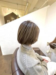 白髪をいかしたグレージュ - 半個室型美容室 Sourire 赤坂店掲載