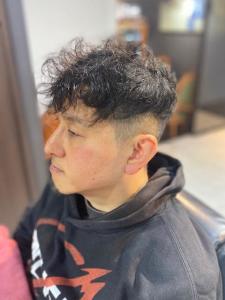 大人カッコいい20代30代スペインカール - BARBER-BAR 四谷店掲載