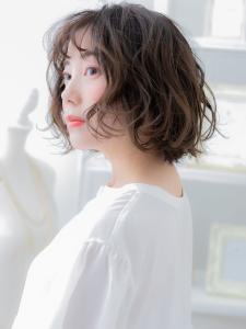 ミックスカール小顔くせ毛風ふわふわボブ　ステップボーンカット - mod's hair【モッズヘア】上尾/上尾西口店掲載