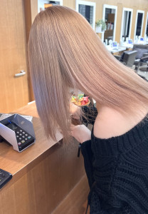 ホワイトベージュ - HAIR DERA'S 銀座中央通り店【デラ】掲載