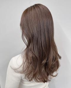 大人可愛いナチュラルハイライトカラー - BARBES TOKYO掲載