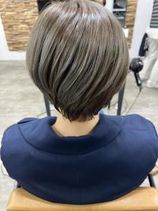 白髪ぼかしハイライトイルミナカラー池袋 - prize Iris 池袋【プライズ アイリス】池袋駅東口店掲載