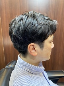 長めのスタイルで直毛の方に！ツーブロック刈り上げ《パーマ》 - HIRO GINZA 新橋店【理容室】掲載