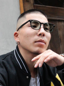 buzz - barbershop  KONG掲載