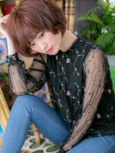 暖色系カラー外国人風前下がりくせ毛ショート　ゆるふわ巻き - COVER HAIR & SPA bliss【カバーヘア アンド スパ ブリス】浦和/浦和西口店掲載