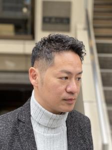 床屋　イケオジ　アイロンパーマ　PTA会長　授業参観　 - ドルクス日本橋掲載