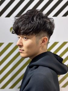 大人カッコいい20代30代スペインカール - BARBER-BAR 四谷店掲載