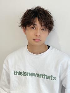 ツイストスパイラル波打ちスパイラルセンターパート刈り上げ束感 - メンズヘア整形サロン GOALD 名古屋 栄掲載