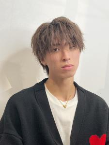 ツイストスパイラル波打ちスパイラルセンターパート刈り上げ束感 - メンズヘア整形サロン GOALD 名古屋 栄掲載
