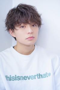 ツイストスパイラル波打ちスパイラルセンターパート刈り上げ束感 - メンズヘア整形サロン GOALD 渋谷本店掲載