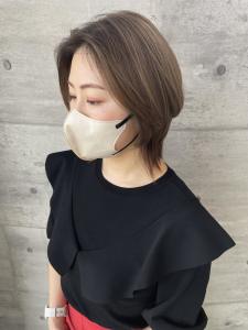 大人可愛い30代40代小顔ミディアムレイヤーベージュ★山之内 - SARA Beauty Sight 志免店掲載