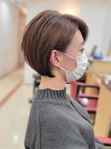 ミルクチョコレートカラー×大人の丸みショートボブ - e.m.a PREMIUM BEAUTY SALON掲載