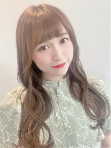 ミルクティーベージュカラー×艶ウェーブ - e.m.a × Ar be.anca掲載