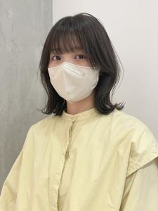 くびれミディアム小顔レイヤー20代30代大人かわいい - YOKE掲載