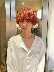 ホワイトグレージュ　ボブルフ　くすみブルー - ARCANA 明治神宮前 表参道 原宿掲載