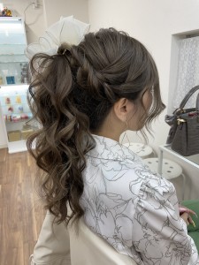 ハイポニーテールスタイル