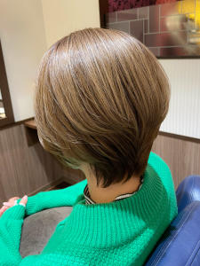 頭の形が良く見える小顔くびれショート