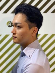 大人カッコいい20代30代40代センターパートスタイル - BARBER-BAR 四谷店掲載