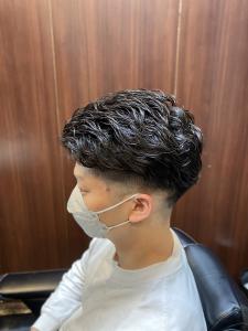 《オールバック風パーマ》フェードスタイル - HIRO GINZA 新橋店【理容室】掲載