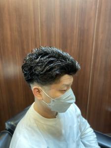 《オールバック風パーマ》フェードスタイル - HIRO GINZA 新橋店【理容室】掲載