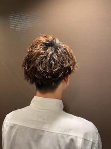 スパイラルパーマツーブロックメンズマッシュ - ヒロ銀座ヘアーサロン 麻布乃木坂 六本木駅前店掲載