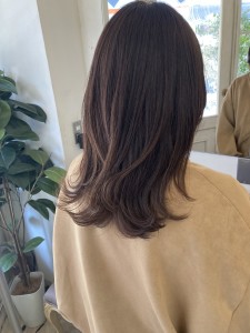 寒色系カラーのレイヤーミディアム赤みを抑えたショコラカラー - CHAINON掲載