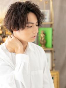 センターパート黒髪アッシュツイストパーマ　ダークグレージュ - COVER HAIR bliss 大宮西口店【カバー ヘア ブリス】掲載