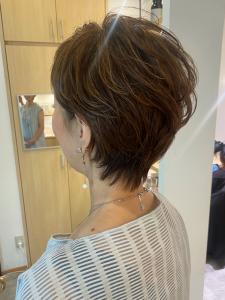 ショートレイヤー×【白髪ぼかしハイライト】オーガニックカラー - R hair natural & organic salon掲載