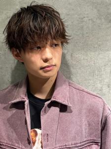 ツイストスパイラル波打ちスパイラルセンターパート刈り上げ束感 - メンズヘア整形サロン GOALD 渋谷店掲載