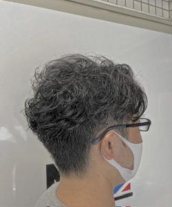 大人の激しすぎないパーマ【広尾/恵比寿/麻布十番/理容室】 - N.BARBER HIROO掲載