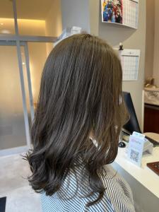 オリーブベージュ、人生2回目のカラー - NAP hair &Nalow homme掲載