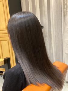 透明感 シルバー ストレート グレージュ ニュアンス  - BROCANTE LUXBEブロカントラックスビー立川北口店掲載