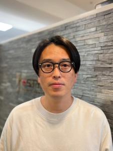 センターパート/ナチュラル/ツーブロックマッシュ/毛流れ - K-STYLE HAIR STUDIO掲載