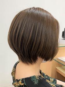 丸みショート×艶感ベージュブラウン - e.m.a PREMIUM BEAUTY SALON掲載