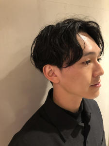 おしゃれセンターパート(毛流れパーマ) - Lir omotecho掲載