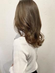 【Luccica】透明感カラー×ミディアムレイヤー - Luccica hair&spa掲載