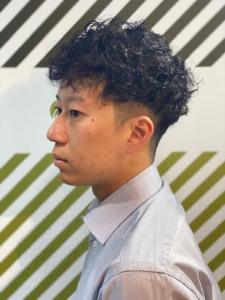 大人カッコいい20代30代ソフトスペインカール - BARBER-BAR 四谷店掲載