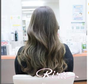 また母、遊ばれる。 娘さんのリクエストで ブリーチして、 - リリー美容室掲載