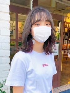 前髪パーマ　インナーピンク　外ハネミディ　顔周りレイヤー - Oggi 西新店掲載